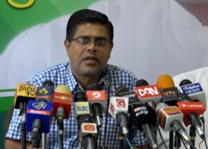 නීතිපති දෙපාර්තමේන්තුවම අද නීතියට ගරු කරන්නේ නෑ; ද්විත්ව පුරවැසියන් හඳුනා ගන්න කාරක සභාවක් පත්කරන්න - මුජිබර්