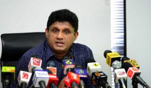 දෙදෙනකු වෙනුවට දෙකෝටියක් ජනතාව ආරක්ෂා කිරීමට ආරක්ෂක අංශ කැපවිය යුතුයි - විපක්ෂ නායක