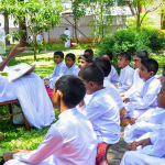දහම් පාසල් ගුරුභවතුන් සඳහා ගුරු හා නිල ඇඳුම් දීමනාවක්