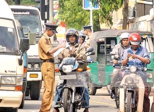 මාර්ග නීති උල්ලංඝණය කරන රියදුරන් පිළිබඳ තොරතුරු දත්ත පද්ධතියකට