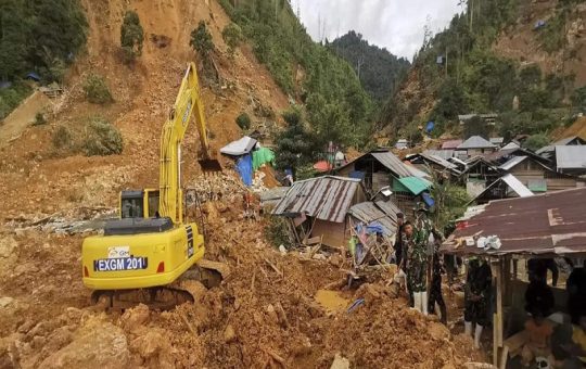 නේපාලයේ නායයෑමකින් පුද්ගලයින් 65ක් අතුරුදහන්