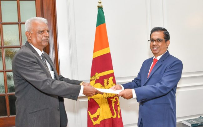 මහජන ආරක්‍ෂක අමාත්‍යාංශයේ නව ලේකම් ලෙස හිටපු ජ්‍යෙෂ්ඨ නියෝජ්‍ය පොලිස්පති රවී සෙනෙවිරත්න