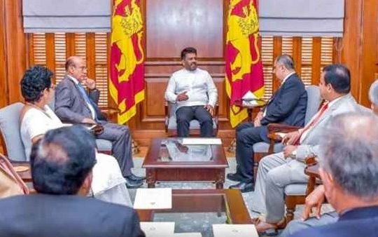 නව ආණ්ඩුකාරවරුන් දිවුරුම් දුන්නේය