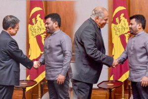 නව තානාපතිවරු දෙදෙනෙක් ජනපතිට අක්තපත්‍ර භාර දෙයි