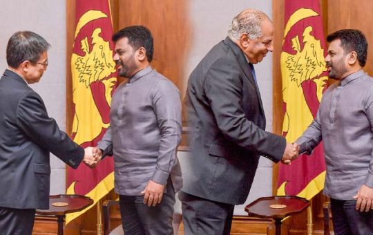 නව තානාපතිවරු දෙදෙනෙක් ජනපතිට අක්තපත්‍ර භාර දෙයි