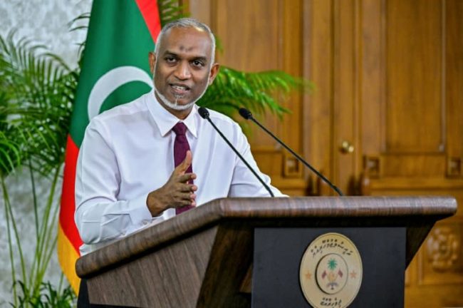 මාලදිවයින් ජනාධිපති මොහොමඩ් මුයිසුගෙන් ලෝක වාර්තාවක්