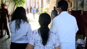 වැඩි මිලට ඖෂධ අලෙවි කිරීමට විශේෂඥ වෛද්‍යවරිය ඇතුළු තිදෙනා රිමාන්ඩ්