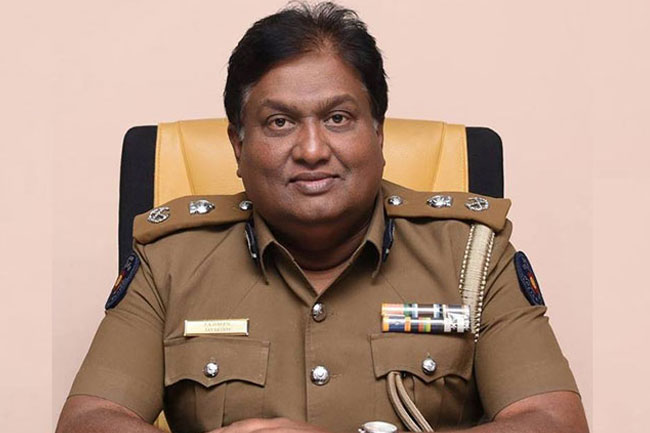 අත්අඩංගුවට ගත් හිටපු ජ්‍යෙෂ්ඨ නියෝජ්‍ය පොලිස්පති ප්‍රියන්ත ජයකොඩි රිමාන්ඩ්