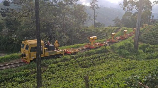 උඩරට දුම්රිය මාර්ගයේ ගෙවී ගොස් ඇති දුම්රිය පීලි අලුතින් සවි කිරීමට පියවර