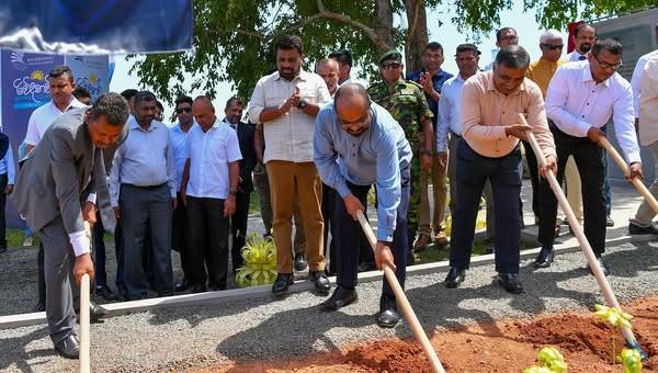 සියඹලාණ්ඩුව රිවිදනවි සූර්ය බලශක්ති උද්‍යානයේ ඉදිකිරීම් ඇරඹේ