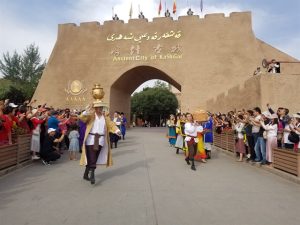 චීනයේ ෂින්ජි­යැංග් ප්‍රාන්තය ජාත්‍ය­න්තර සංචා­රක ගම­නා­න්ත­යක් වෙයි