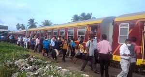 දුම්රිය වාර ප්‍රවේශපත් නිකුත් කිරීමේ කාලසීමාව දීර්ඝ කරයි; දුම්රිය සීසන් පත හිමි මගීන්ට ලංගම බස්වල යන්නත් අවස්ථාව