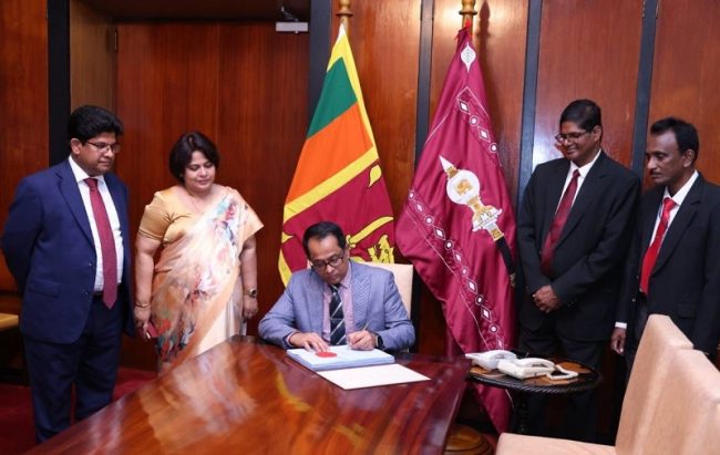 විසර්ජන පනත් කෙටුම්පතට, තවත් පනත් කෙටුම්පත් 3ක කථානායකවරයාගේ සහතිකය