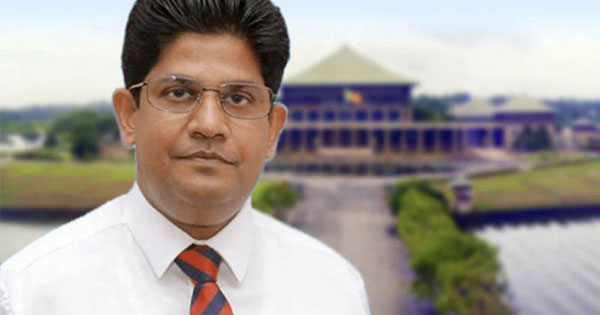 පාර්ලිමේන්තුවේ නියෝජ්ය මහ ලේකම් චමින්ද කුලරත්නගේ වැඩ තහනම්