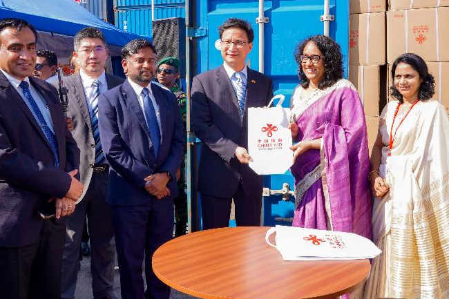 පාසල් නිල ඇඳුම් සඳහා චීනයෙන් රෙදි මීටර් මිලියන 11.484ක්