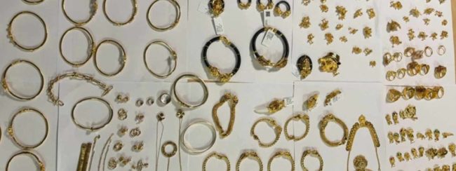 නීති විරෝධීව රත්‍රන් තොගයක් රැගෙන ආ ගුවන් සේවිකාවක් අත්අඩංගුවට