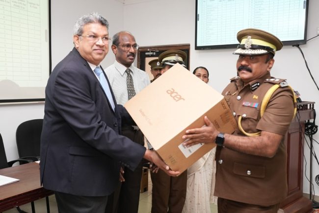 බන්ධනාගාර ආයතන සඳහා වෑන් රථ 10ක්, ට්‍රැක්ටර් 03ක් සහ ලැප්ටොප් හා පරිගණක