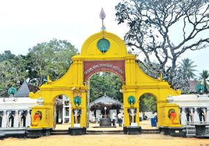 කතරගම දේවාලයේ රත්‍රංවලින් 70%ක් විකුණා ආදායම REBUILDING SRI LANKA අරමුදලට