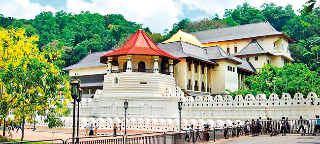 දළදා මාළිගාව පවත්වාගෙන යන්න කෝටි 150ක් ඕනේ – දියවඩන නිලමේ