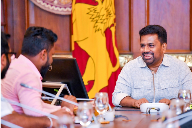 ජනපතිගෙන් පාසල් සංවර්ධන නිලධාරීන්ට ආරාධනයක්