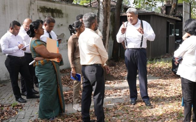 හිටපු ඇමතිවරු පරිහරණය කරන ලද නිල නිවාසවල උසාවි පිහිටුවීමට පියවර