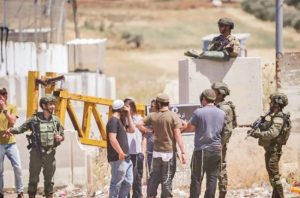 බටහිර ඉවුරේ ඊශ්රායල පදිංචිකරුවෝ ඉස්ලාම් දේවස්ථානයකට ගිනි තබති