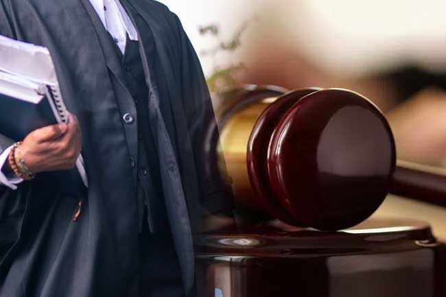 නීතිඥවරියකගේ නීතිඥ භාවය අහෝසි කර අත්හිටවූ සිරදඬුවමක්