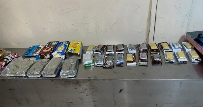 කෝටි 11කට අධික ‘කුෂ්’ සහ ‘හෂීෂ්’ සමග ගුවන් මගියෙක් අත්අඩංගුවට