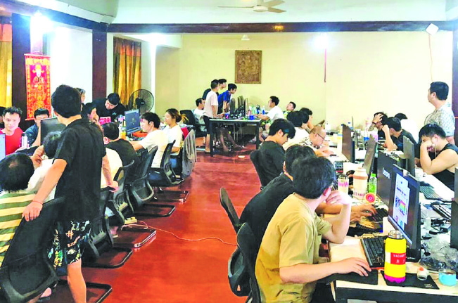 Online වංචා­වල යෙදුණු විදේ­ශි­ක­යන් 134ක් අත්අ­ඩං­ගු­වට