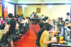 Online වංචා­වල යෙදුණු විදේ­ශි­ක­යන් 134ක් අත්අ­ඩං­ගු­වට