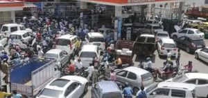 අනවශ්‍ය ලෙස ඉන්ධන රැස්කිරීම ගැන පොලීසියෙන් නිවේදනයක්