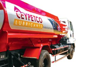 ඉන්ධන සහිත බවුසරයක් සමගින් ව්‍යාපාරිකයෙකු අත්අඩංගුවට