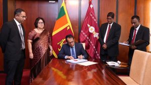 ක්ෂුද්‍ර මුල්‍ය පනතට කථානායක සහතිකය