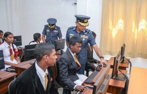 ගුවන් හමුදාවෙන් DESSFORD දෙමළ මහා විද්‍යාලයට IT පරිගණක මධ්‍යස්ථානයක්