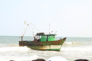 ඉන්දියාවේ සිට ධීවර බෝට්ටුවක්