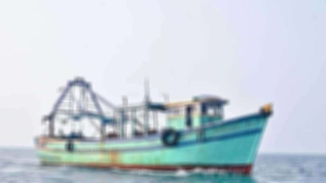 බේරුවල මුහුදේදී නාවික හමුදා භාරයට ගත් ධීවර බෝට්ටුවේ කිලෝ 250කට අධික කොකේන්