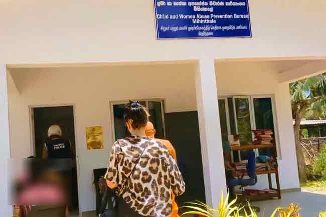 මිහින්තලා පුදබිමේදී විදෙස් තරුණියකට ලිංගික අපයෝජනයක්