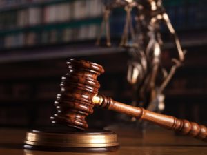 ව්‍යාජ තෑගි ඔප්පුවක් හැදූ නීතිඥවරියකට වසර 06ක සිරදඬුවමක්