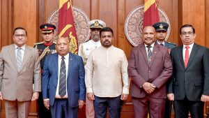 රාජ්‍යතාන්ත්‍රික නියෝජිතයින් කිහිපදෙනෙක් ජනපතිට අක්තපත්‍ර භාර දෙයි