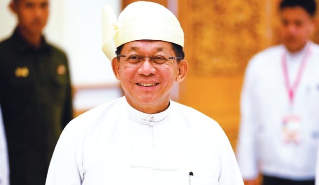 මිය­න්මා­රයේ හිටපු හමුදා පාල­ක නව ජන­පති ලෙස දිවු­රුම් දෙයි