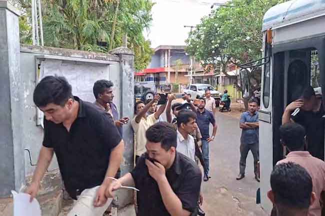 ඉරණවිලදී අත්අඩංගුවට ගත් විදෙස් ජාතිකයින් පිරිස රිමාන්ඩ්