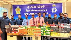 රුපියල් 1,13,85,000 වටිනා, විදෙස් දුම්වැටි එක්ක චීන ජාතිකයින් 6ක් ගුවන්තොටේදී රේගු අත්අඩංගුවට