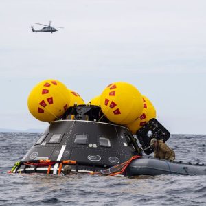 ‘Artemis II’ ගගනගාමීන් ආරක්ෂිතව පෘථිවියට