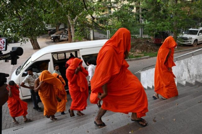 මත්ද්‍රව්‍ය සමග අත්අඩංගුවට ගත් චීවරධාරීන් පිරිස යළි රිමාන්ඩ්
