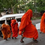 මත්ද්‍රව්‍ය සිදුවීමට අදාළ චීවරධාරීන්ට උපැවිදිවන ලෙස ත්‍රෛයිනිකායික ලේඛකාධිකාරී හිමිවරු විසින් ඉල්ලීමක්