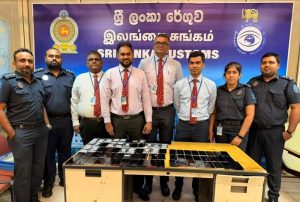 ජංගම දුරකථන 87ක් සමඟ චීන ජාතිකයන් 3ක් අත්අඩංගුවට