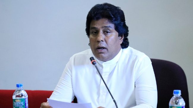හිටපු පාර්ලිමේන්තු මන්ත්‍රී ජයන්ත සමරවීර අත්අඩංගුවට ගන්නැයි නියෝග