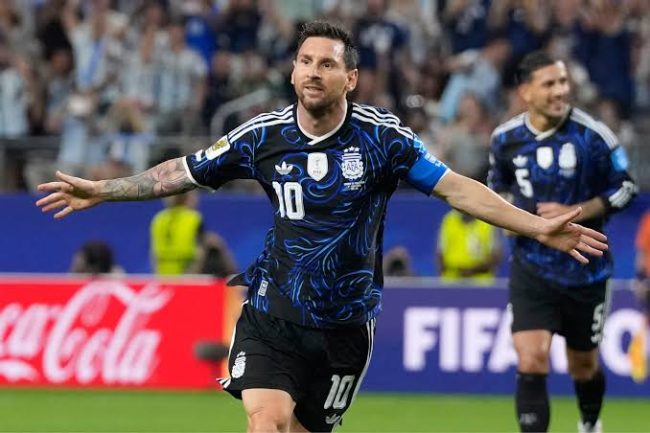 මෙසී(Lionel Messi)ගෙන් නව ලෝක වාර්තාවක්