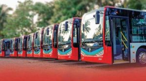 ශ්‍රී ලංකාවට FOTON මෙට්‍රෝ බස් 104ක්