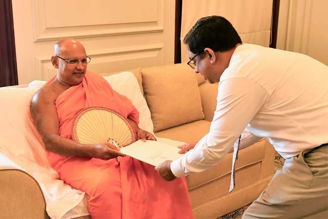 කැලණිය සරසවියේ නව කුලපති ලෙස අතිපූජ්ය නාරම්පනාවේ ආනන්ද හිමි